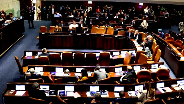 إضراب شامل في الضفة الغربية رفضًا لقانون إعدام الأسرى الفلسطينيين