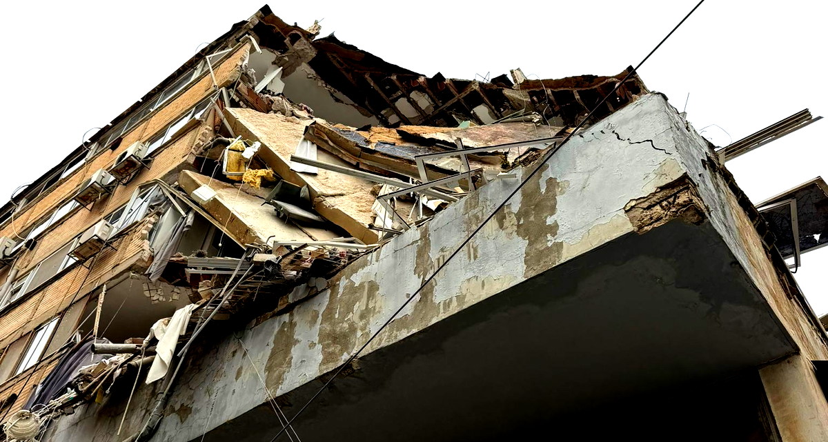 انهيار مبنى في يافا: إصابة شخصين بجراح طفيفة 