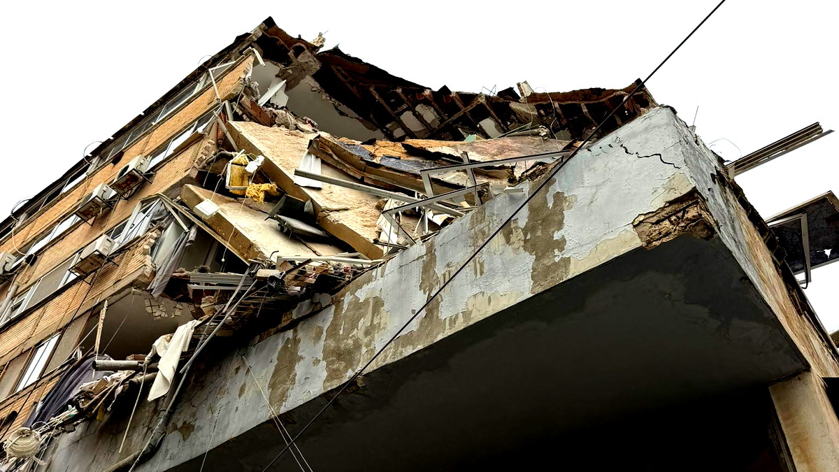 انهيار مبنى في يافا: إصابة شخصين بجراح طفيفة