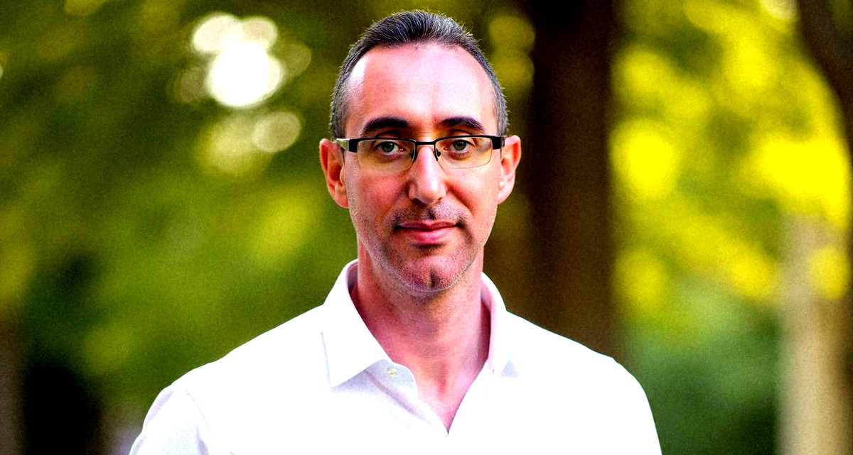 المهندس شريف نادر دعنا من القدس يحصل على براءة اختراع لتطوير برنامج حماية البيانات