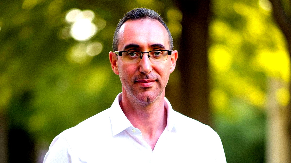 المهندس شريف نادر دعنا من القدس يحصل على براءة اختراع لتطوير برنامج حماية البيانات