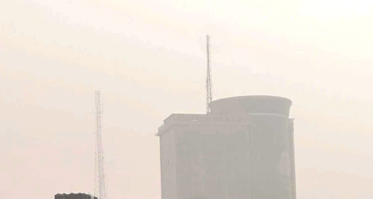 الأرصاد الجوية تُحذر: موجة غبار تجتاح البلاد قادمة من شمال أفريقيا