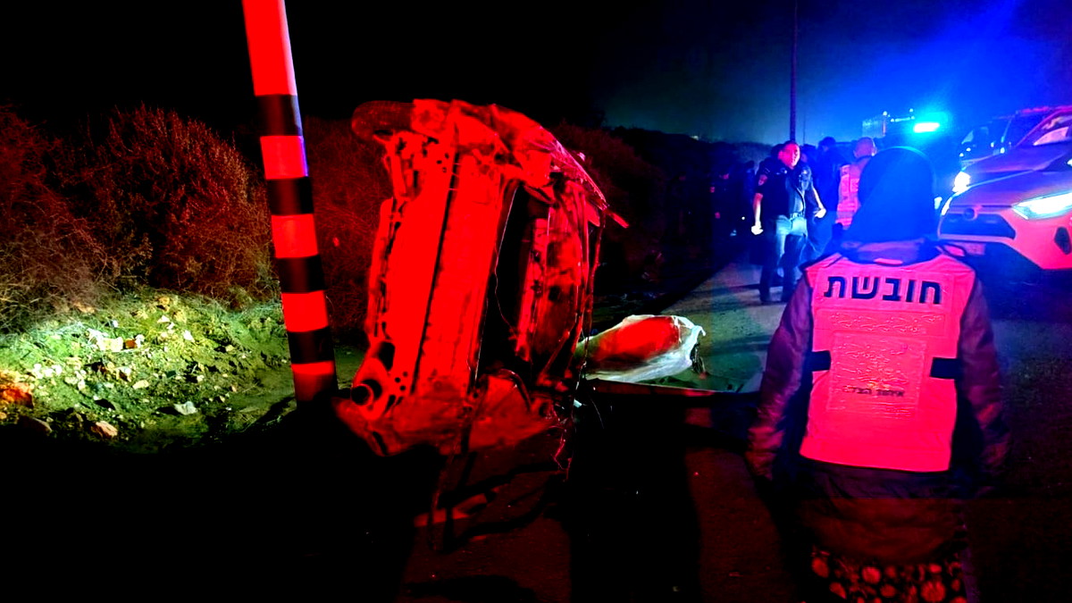 حادث طرق ذاتي مروع: إصابة شاب (19 عاماً) بجراح خطيرة على شارع 25 في النقب