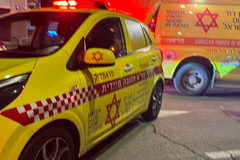 حادث طرق في شقيب السلام: إصابة شاب (18 عاماً) بجراح خطيرة إثر اصطدام بين تركتورون ومركبة