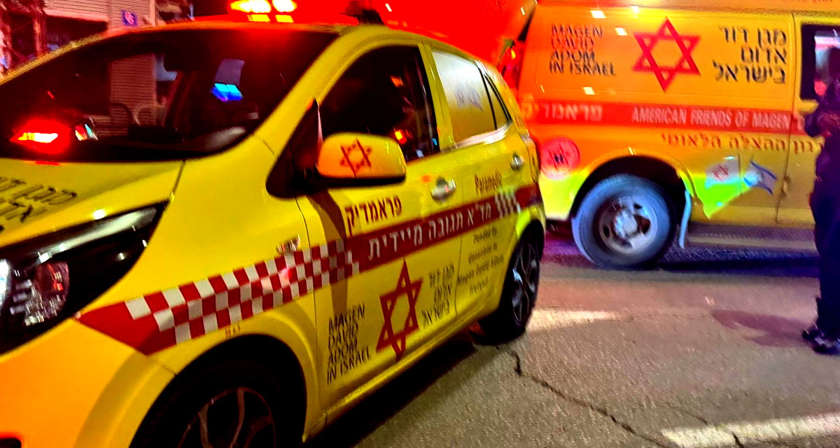 حادث طرق في شقيب السلام: إصابة شاب (18 عاماً) بجراح خطيرة إثر اصطدام بين تركتورون ومركبة