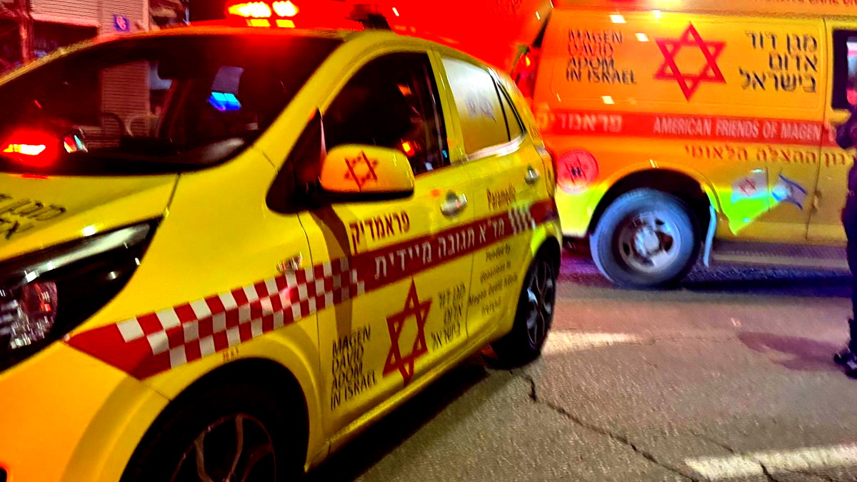 حادث طرق في شقيب السلام: إصابة شاب (18 عاماً) بجراح خطيرة إثر اصطدام بين تركتورون ومركبة