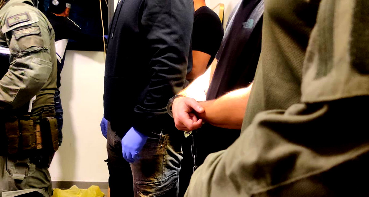 لائحة اتهام بحق شابين إسرائيليين بتصوير منزل ضابط وتسليم معلومات لإيران