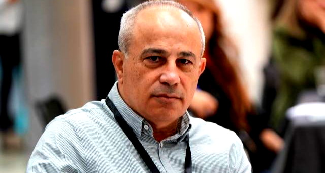 في زمن الحروب… الجميع يرفع راية النصر والجميع يخسر / بقلم: محمد دراوشة