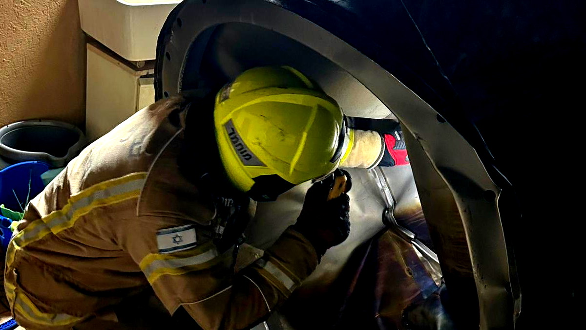 سقوط شظية صاروخية في ساحة منزل ببلدة "ركفت" في الجليل دون وقوع إصابات