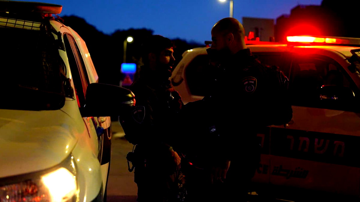 القدس: إخلاء منازل وتفكيك رأس حربي لصاروخ إيراني سقط ولم ينفجر في المنطقة الشرقية