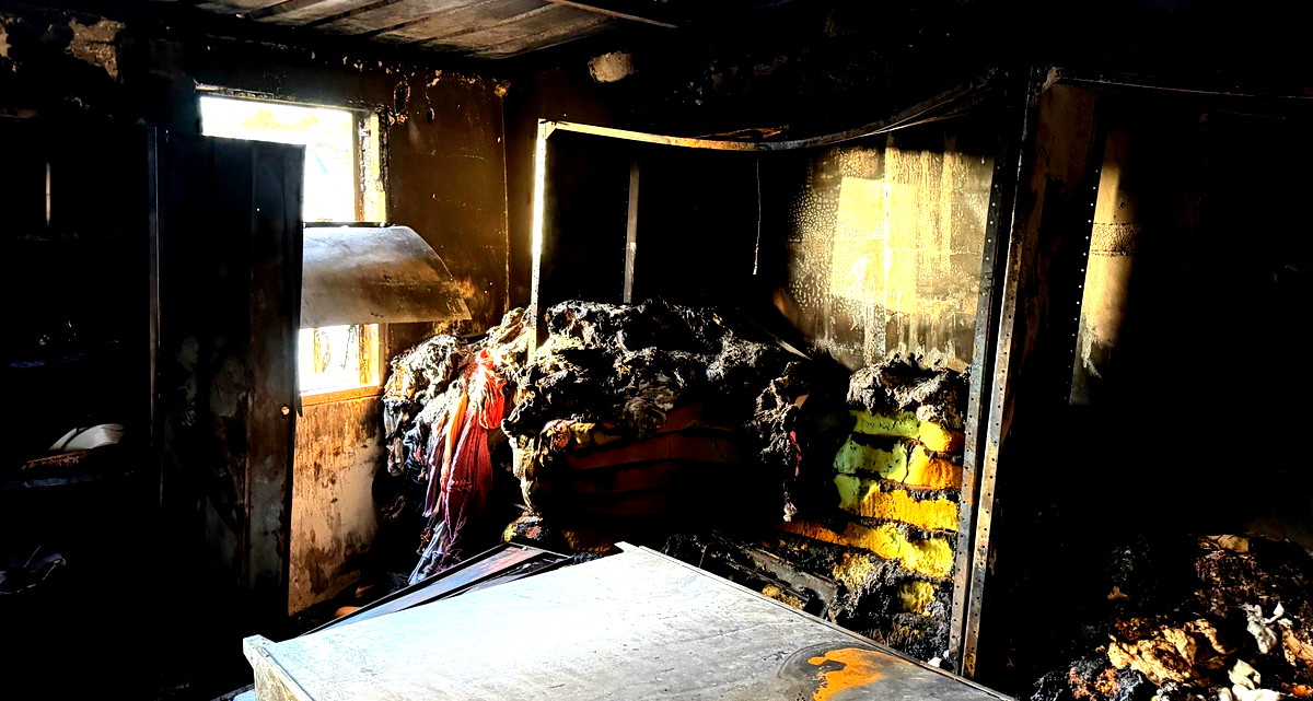 بعد احتراق منزل في صووين: الهواشلة يزور القرية ويحذّر مجددًا من غياب الملاجئ في النقب ويحمّل الحكومة المسؤولية