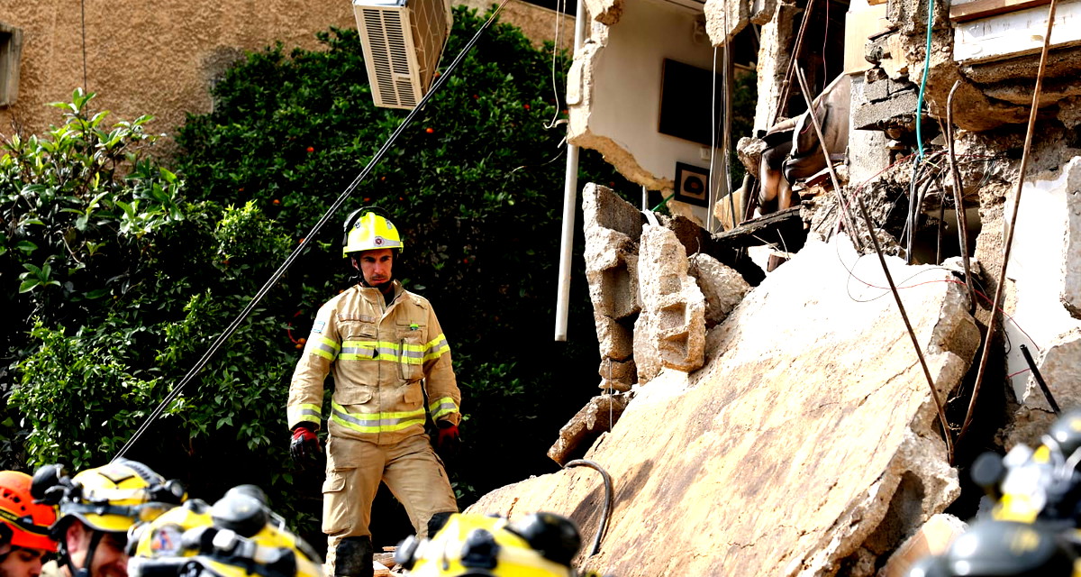 أربعة قتلى بقصفٍ إيراني استهدف أحد المباني السكنية أمس الأحد في مدينة حيفا