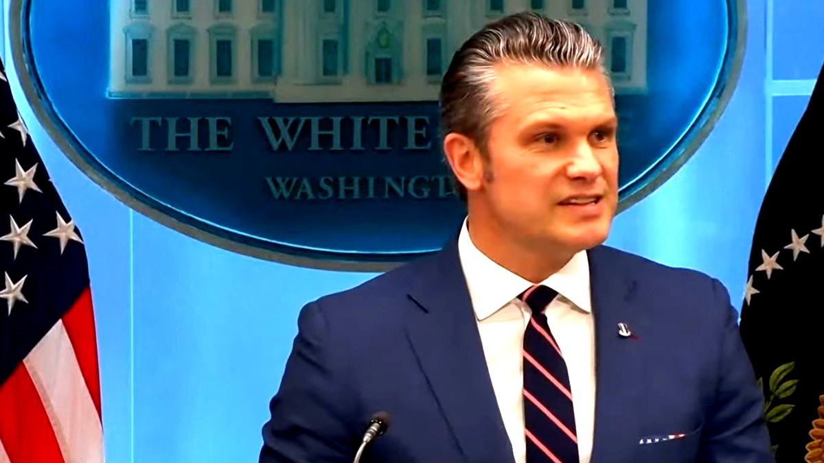 وزير الحرب الأميركي: أكبر موجة قصف في إيران اليوم وتصعيد أكبر متوقع غدًا