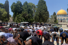 القدس: إعادة فتح الأماكن المقدسة للجمهور غداً