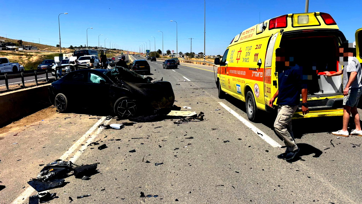 النقب: مصرع شاب وإصابة آخرين بجراح حرجة ومتوسطة إثر حادث طرق مروع قرب أبو تلول