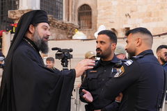 القدس: إحياء “سبت النور” في كنيسة القيامة.. تحت إجراءات أمنية مشددة