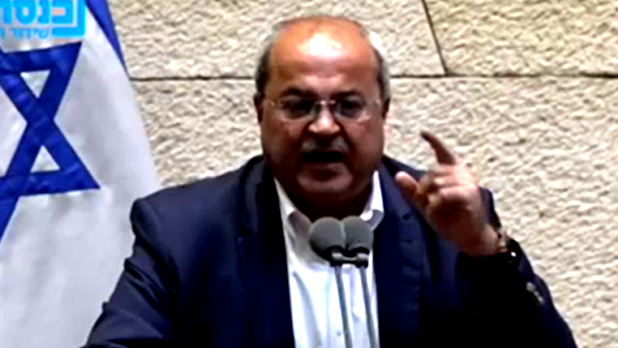 المحكمة العليا تقبل التماس النائب الطيبي ضد بن غفير وتلغي تقييدات زيارة الأسرى، وترفض طلبه بلقاء البرغوثي