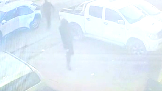 بالفيديو- اتّهام خمسة شبّان من شمال البلاد بحيازة سلاح وإطلاق نار صَوب محل تجاري في عين ماهل