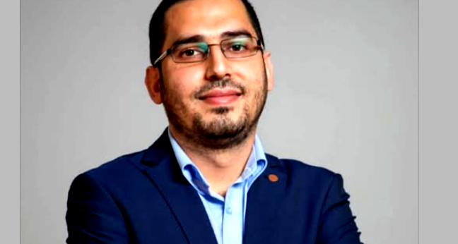 إنجاز أكاديمي بارز: إبراهيم جمال خطيب من العزير يُرقّى إلى بروفيسور مشارك بعمر الـ 34 عامًا