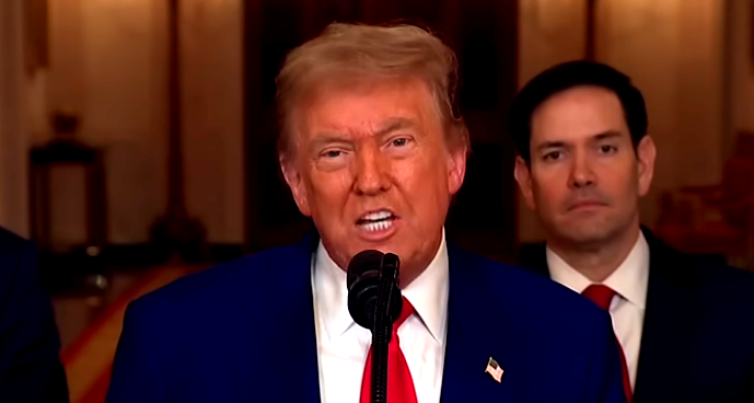 ترامب بعد إعادة إغلاق مضيق هرمز: إيران لايمكنها "ابتزاز" واشنطن 