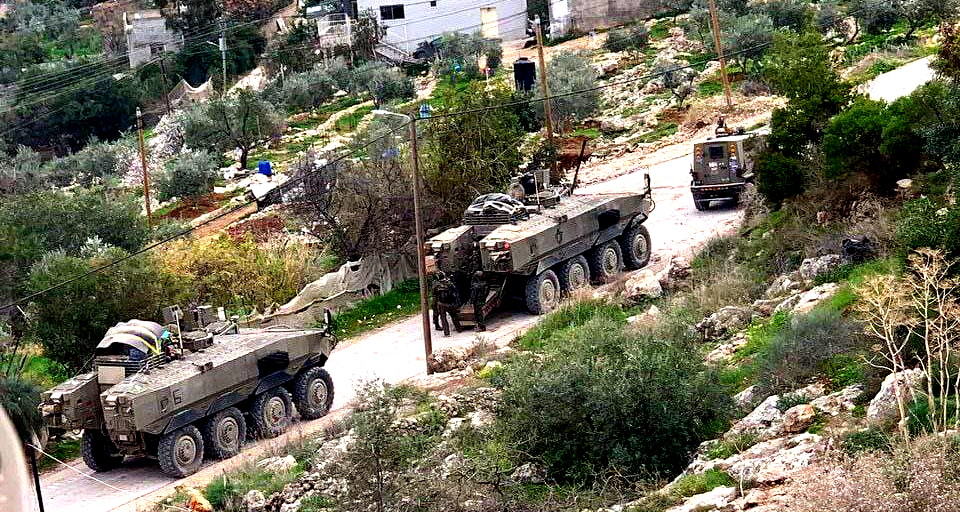 مصادر فلسطينية: اعتقال أكثر من خمسين شخصًا بعد اقتحام شنته قوات الجيش الإسرائيليّ في بلدات الضّفة الغربية