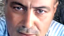 لا أملك إلا أن أمسك خيط الماء