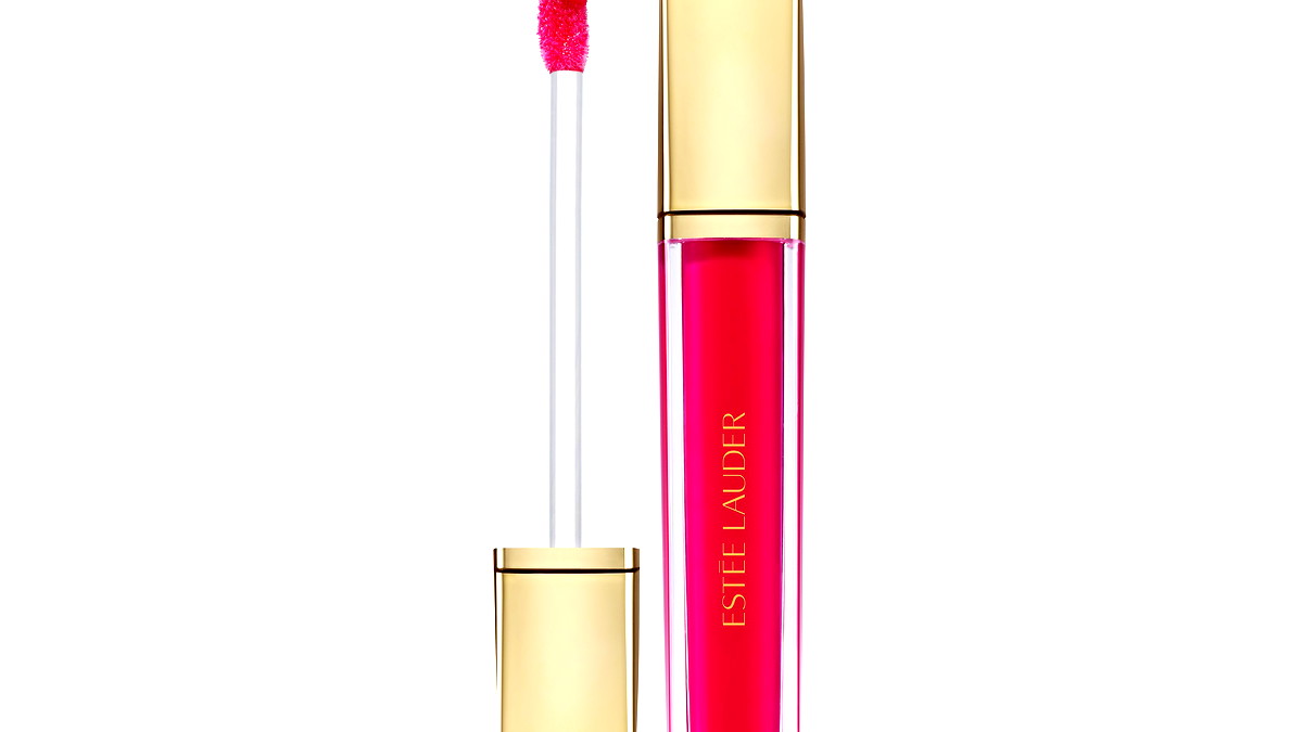 علامة التجميل الفاخرة إستي لاودر تطلق المنتج الجديد للعناية بالشفاه: NEW GLOSSY POUT LIP OIL