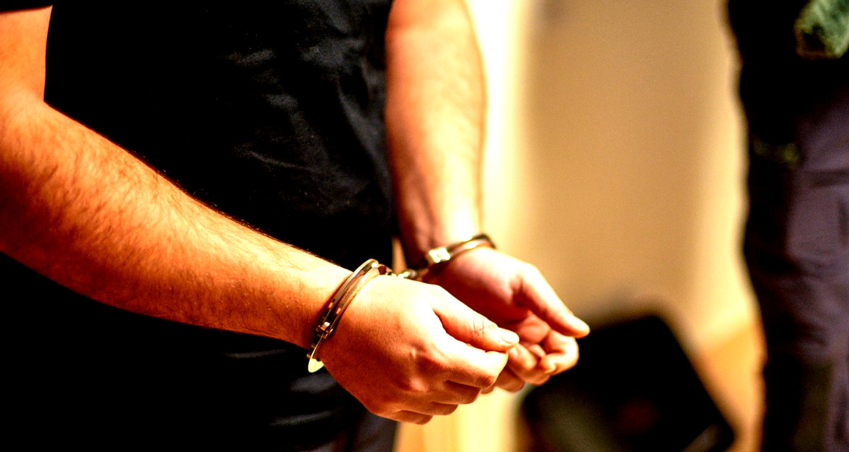 كوكايين مقسّم وجاهز للبيع.. توقيف شاب من يافا بشبهة الاتجار بالمخدرات في مركز تل أبيب