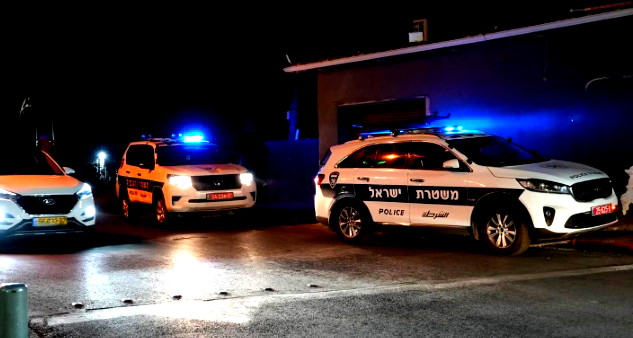 الشرطة: وفاة مشتبه به بسرقة مركبة إثر نوبة قلبية أثناء عملية اعتقاله في حاجز رنتيس