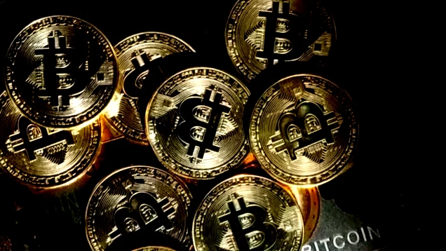 بيتكوين تقترب من مستوى 80 ألف دولار لأول مرة منذ يناير