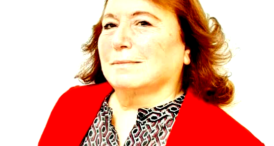 موشحات للربيع..عَزْفَتِ الأَوتارُ  