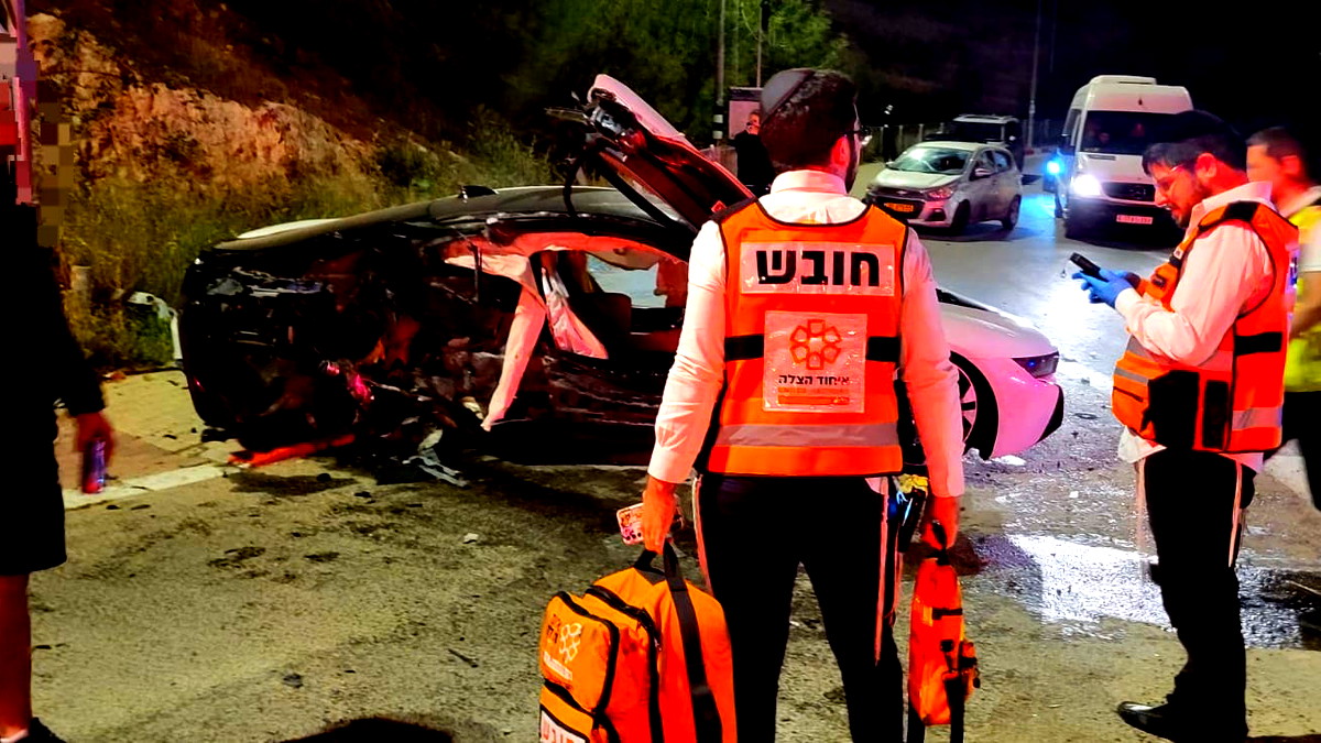 القدس: إصابة 4 أشخاص بجراح متفاوتة إثر حادث طرق على شارع 436