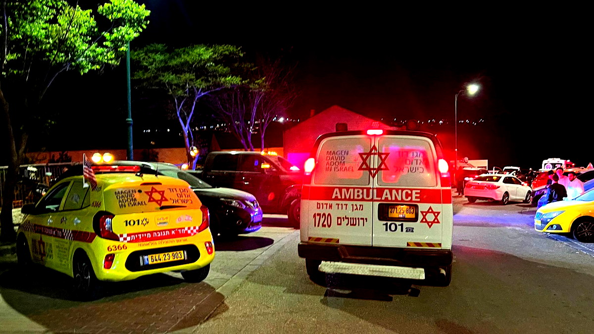 القدس: إصابة شخصين بجراح خطيرة في منطقة "جفعات زئيف".. والشرطة ترجح تصفية حسابات جنائية