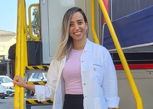 عبير روحانا... ممرضة في مئوحيدت عسفيا مرضت ووُلدت من جديد وتساهم في إنقاذ النساء