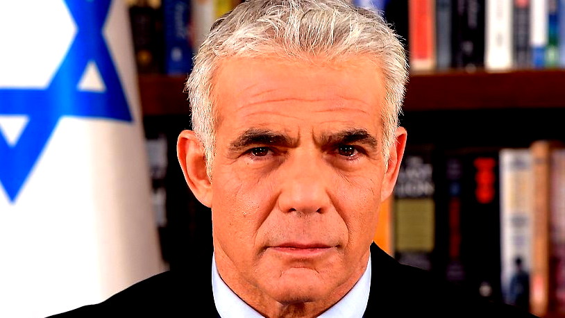 لابيد: مستعد ليكون الثالث في القائمة إذا انضم آيزنكوت وغانتس ينتقد الاتحاد مع بينيت