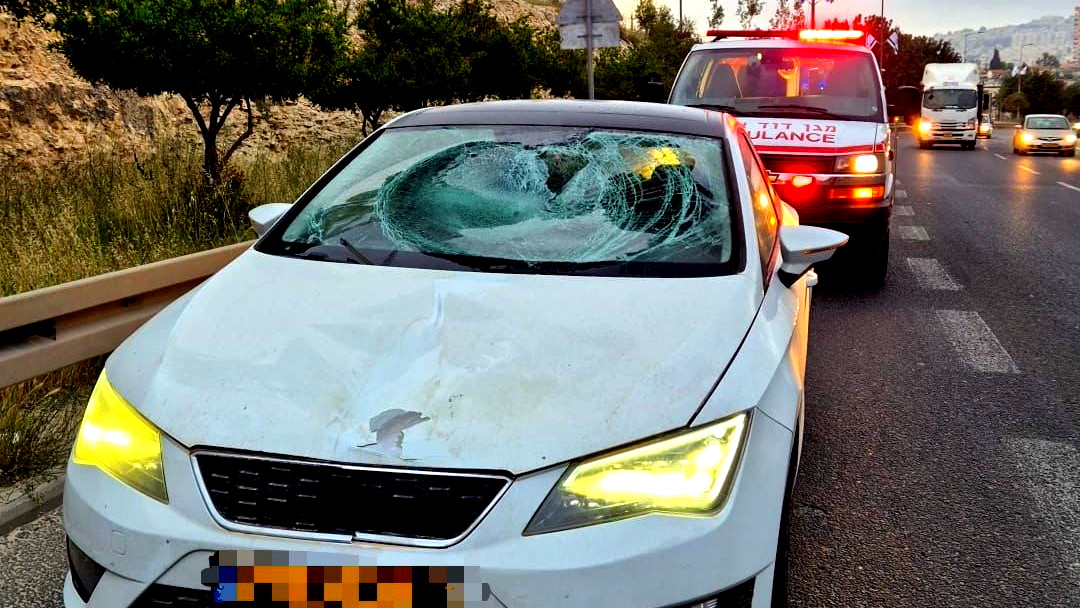 إصابة رجل (60 عامًا) بجروح خطيرة من جرّاء تعرّضه للدهس من قبل مركبة في منطقة القدس