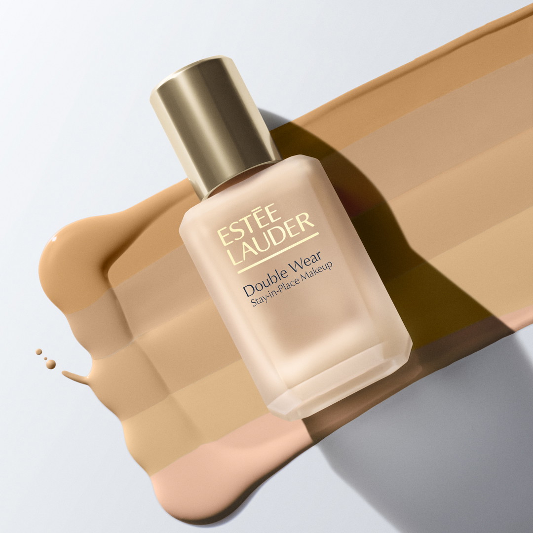 The NEW Double Wear Stay-in-Place Makeup: الميك أب المحبوب من ماركة المكياج والعناية الفاخرة إستي لاودر يعود الآن بنسخة مطوّرة