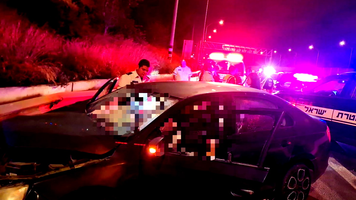 جريمة مزدوجة على شارع 431: إطلاق نار قرب مفرق الرملة يسفر عن مقتل شابين داخل مركبتهما