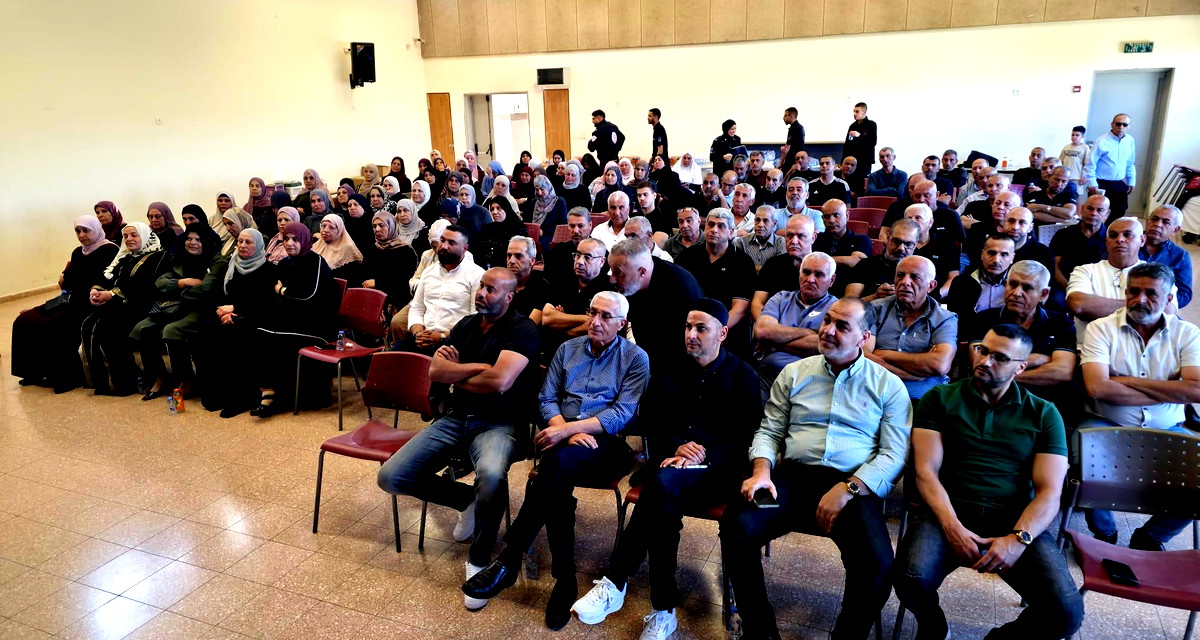 بلدية كفرقرع تحتفي بتوديع حجاج بيت الله الحرام في أجواء إيمانية مؤثرة 