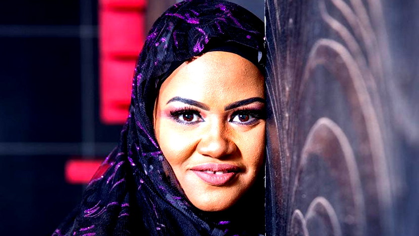 سيدة القوافي