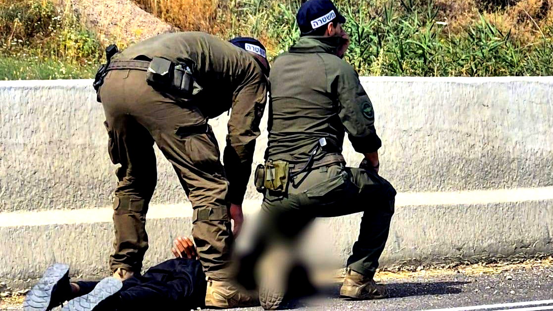 توثيق بالفيديو| اعتقال شابَين من بئر هدّاج عقب إحباط عملية تهريب مخدّرات تُقدّر قيمتها بأكثر من 5 ملايين شاقل!