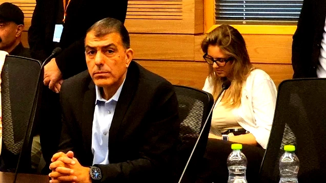 ياسر حجيرات يرفض محاولات فرض زيارات سياسية استفزازية إلى مدارس طوبا الزنغرية