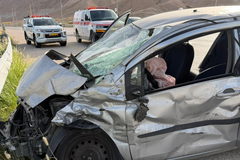 شارع 90 (قرب كاليا): إصابة شابتين إحداهما بجراح متوسطة إثر حادث طرق