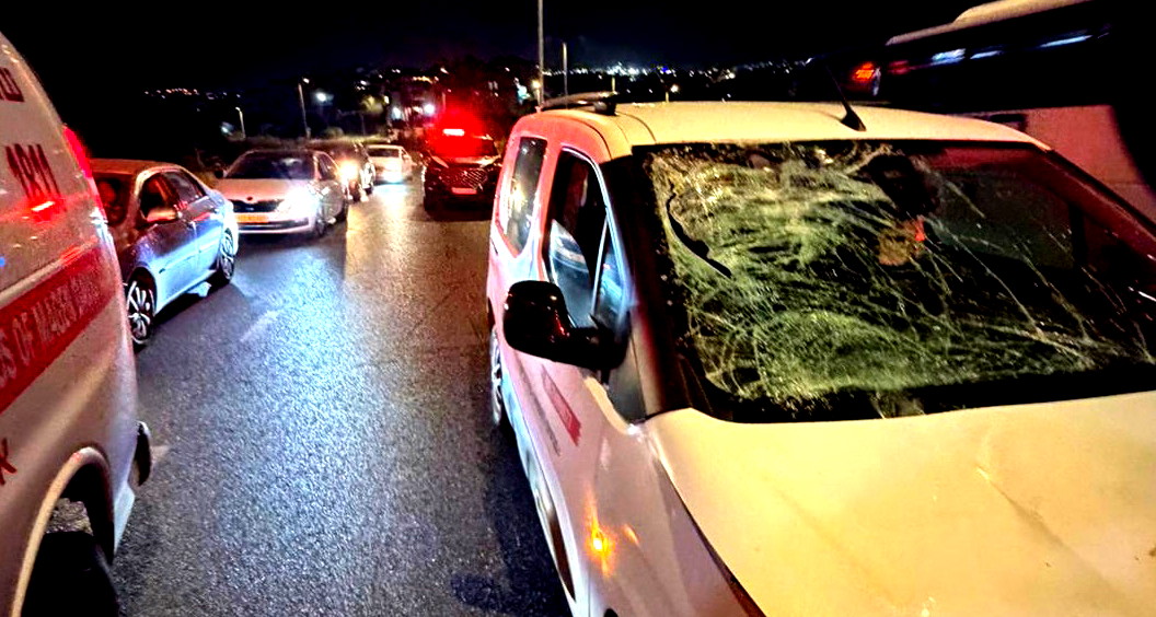 زيمر: إصابة رجل (50 عاما) بجراح خطيرة إثر تعرضه لحادث طرق