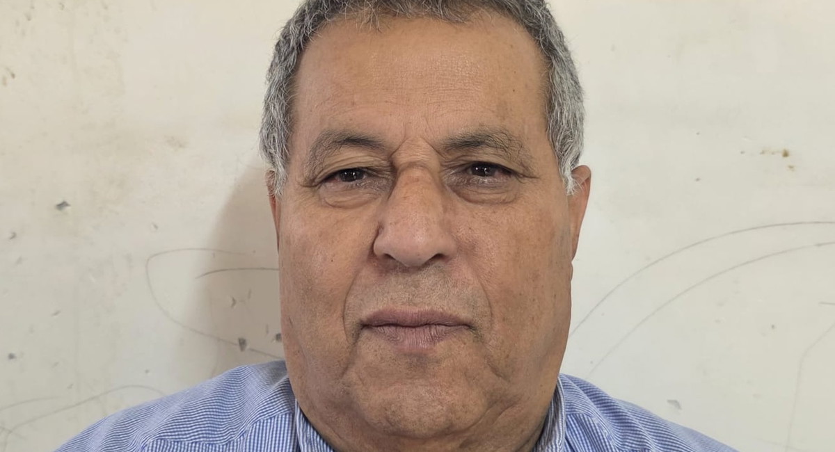 ابنك إذا ما ربيته في الصغر يجلب لك المصائب عند الكبر