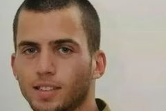 اتهام رجل (46 عامًا) من غزة بالاحتفاظ بجثة الجندي الإسرائيلي أورون شاؤول لأكثر من عقد في ثلاجات لحفظ اللحوم