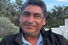 مصرع شادي نعامنة (50 عامًا) متأثرًا بجروحه الحرجة عقب تعرّضه للدهس من قِبَل شاحنة في مدينة عرابة