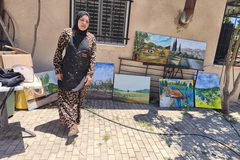 رسامون يرسمون المناظر الخلابة في سهل البطوف