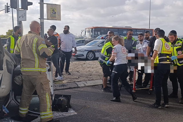 مفرق "ياغور": إصابة شاب (25 عاماً) بجراح متوسطة إثر حادث طرق بين مركبتين