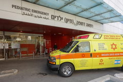 دالية الكرمل: إصابة فتى (14 عاماً) بجراح خطيرة إثر انقلاب تراكتورون
